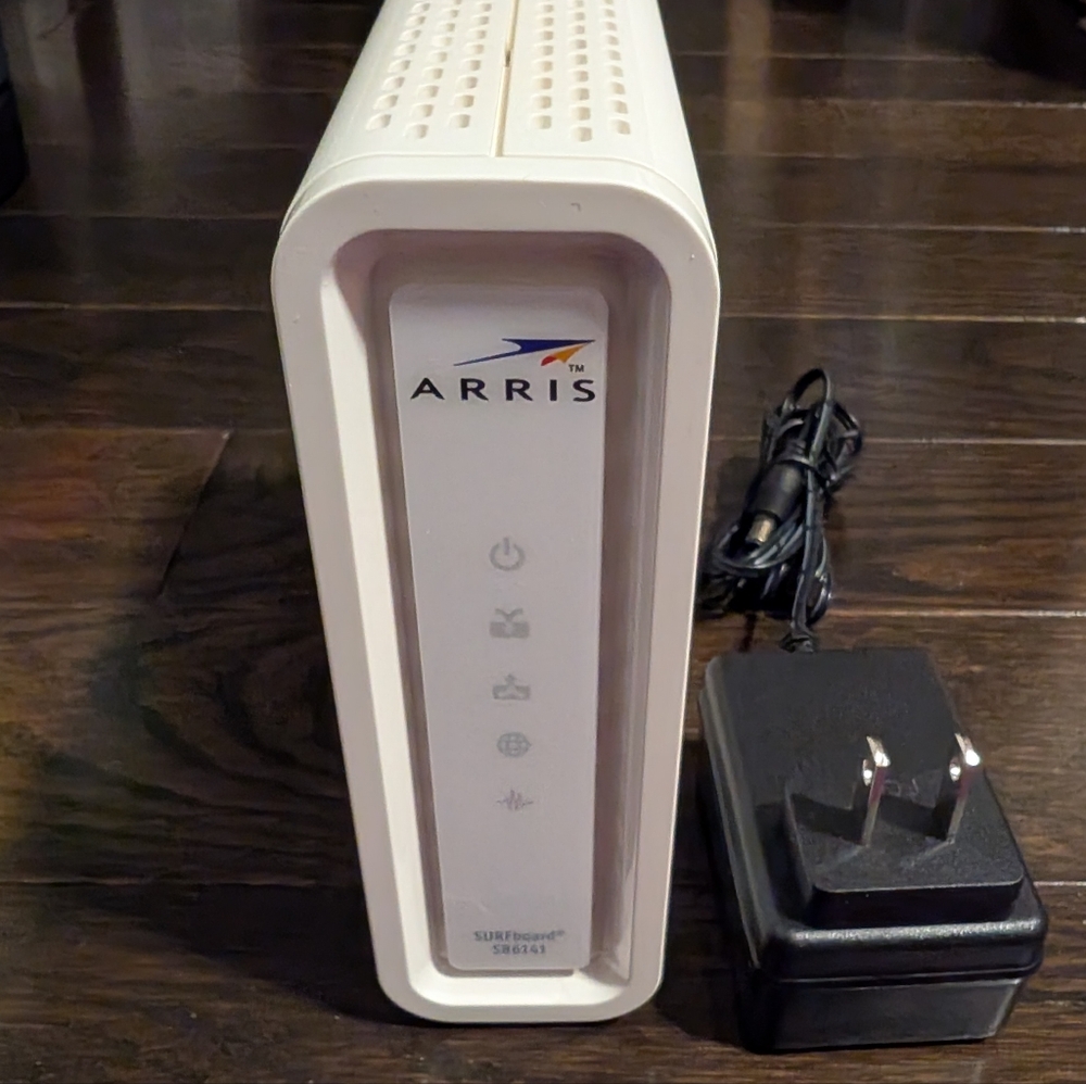 Arris/Motorola SURFboard SB6141 DOCSIS 3.0 Cable Modem, Internet Networking